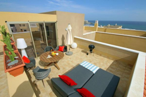 LA PERLA, superb luxury duplex, private roof terrace, ocean view, pool, WiFi and parking